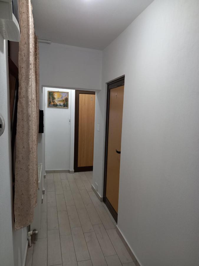 Cazare Centrum Curtea de Argeş Esterno foto